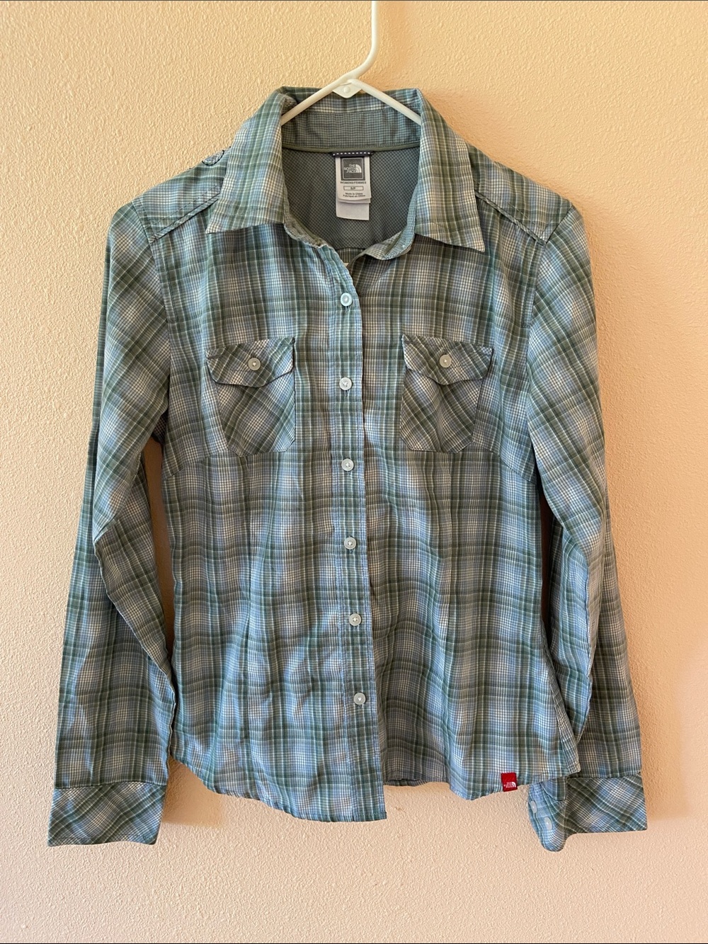 Women’s The North Face Button Up Green Plaid Shirt, Flower Design, Size Small
